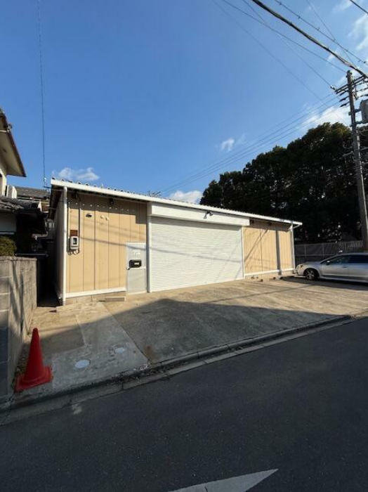 北原町　貸倉庫　駐車スペース付き